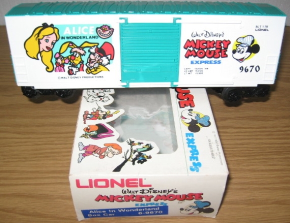 Picture of Alice in Wonderland Hi-cube Boxcar