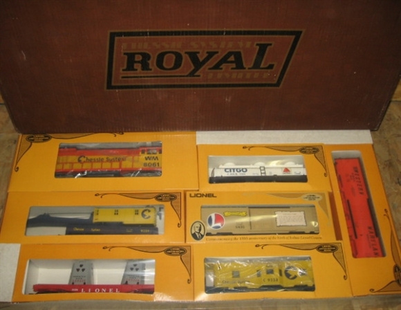 Picture of Chessie 'Royal Limited' Set (sealed)
