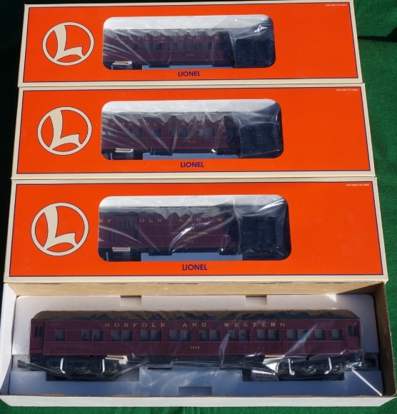 Picture of Norfolk & Western Heavyweight 4-Car Passenger Set