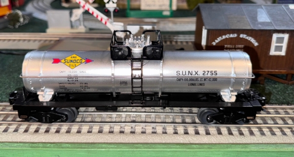 Picture of Lionel 'Prairie Freight' Sunoco Single-Dome Tank Car (no box)