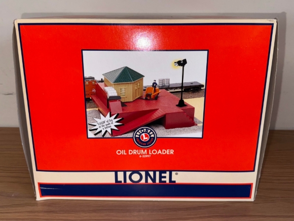 Picture of Lionel Oil Drum Loader (used)