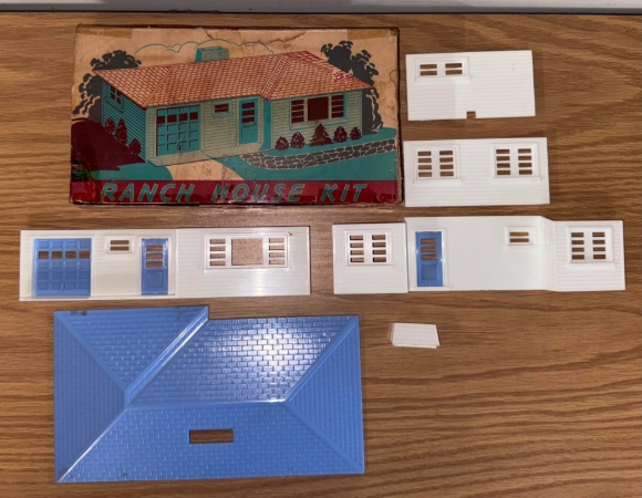 Picture of Original Plasticville Ranch House (blue)