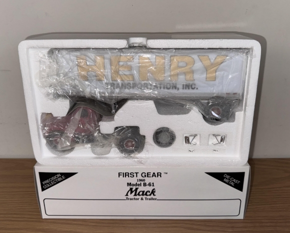 Picture of 1st Gear HENRY 1960 B-61 Mack Tractor Trailer (1:34) 