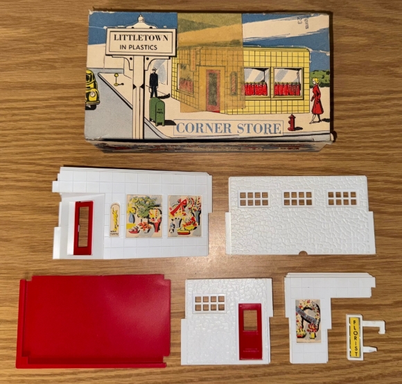 Picture of Littletown in Plastics Corner Store Building Kit *